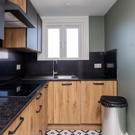 Spacious & Pristine 2Bd Flat - Balham Apartment ลอนดอน ภายนอก รูปภาพ