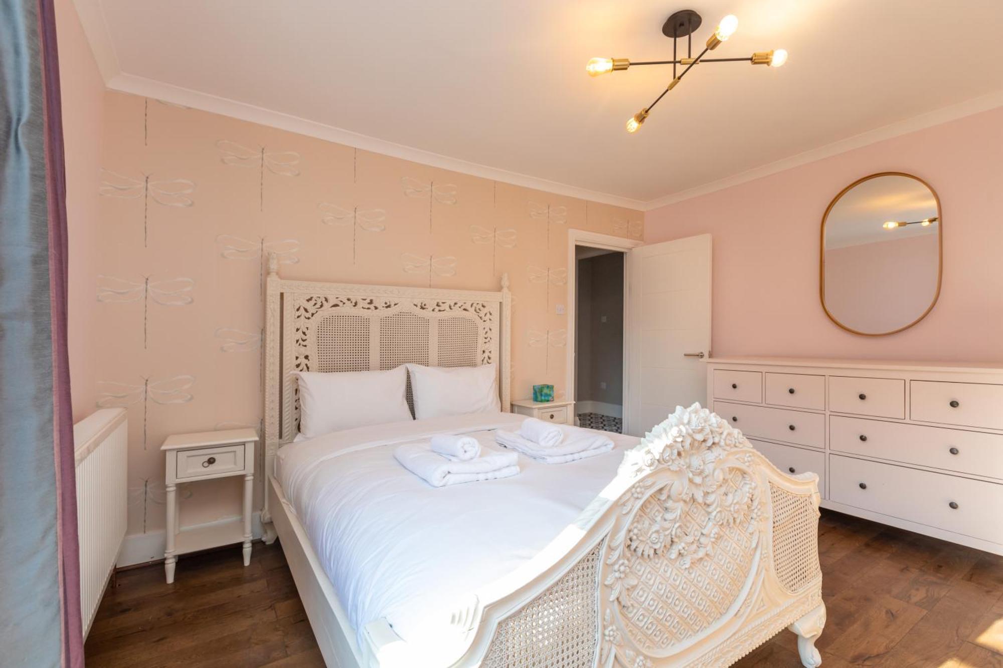 Spacious & Pristine 2Bd Flat - Balham Apartment ลอนดอน ภายนอก รูปภาพ