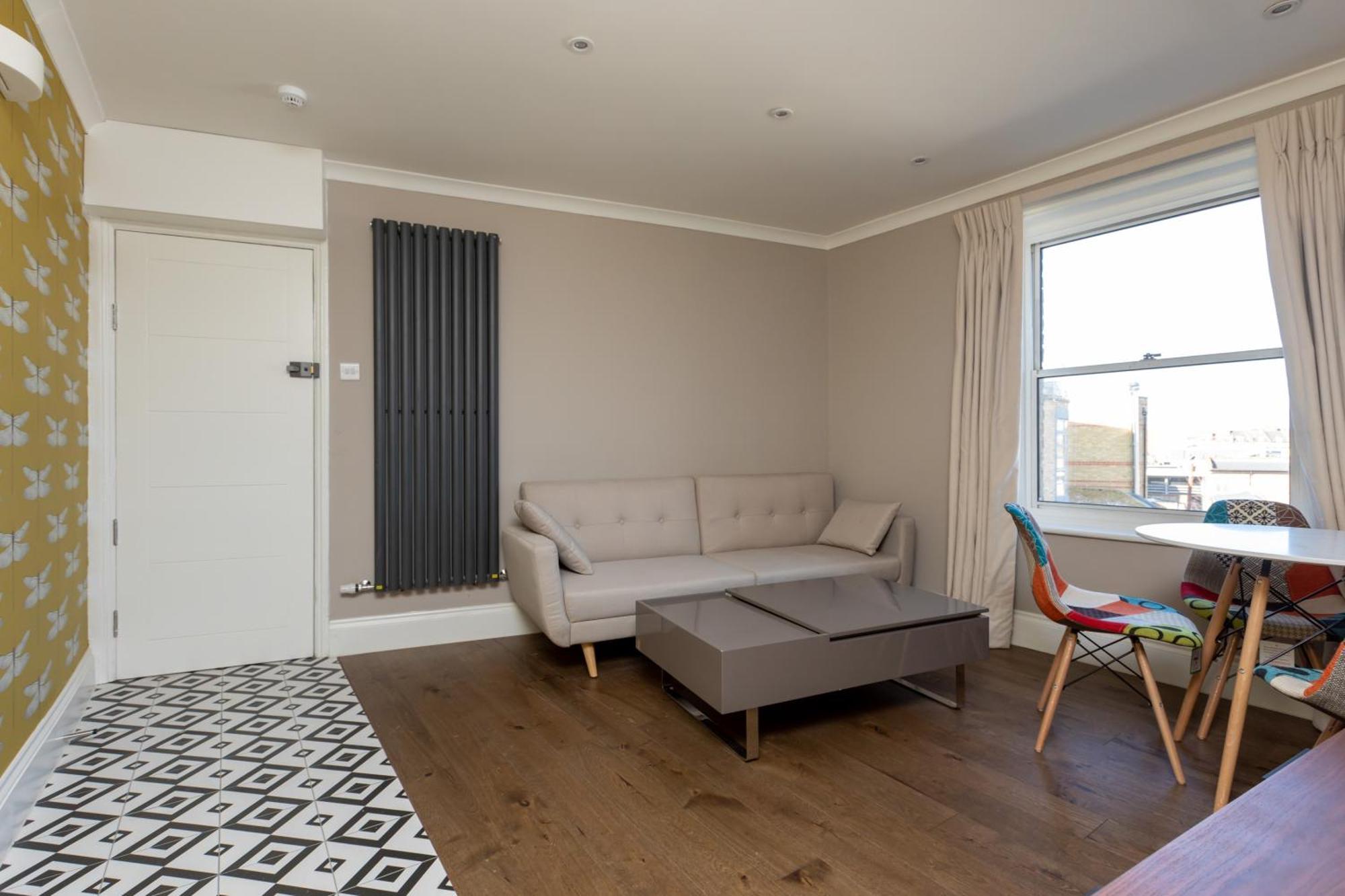 Spacious & Pristine 2Bd Flat - Balham Apartment ลอนดอน ภายนอก รูปภาพ